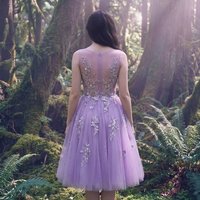 Robe de soirée élégante de luxe, style arabe de Dubaï, longueur genou, 100 % polyester écologique, richement ornée de perles et de sequins faits à la main