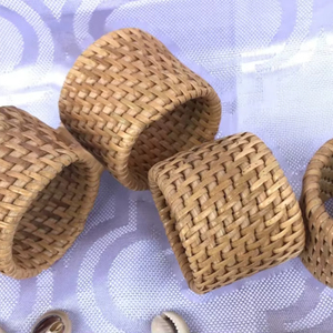 Anillos para Servilletas de Ratán Tejidos a Mano, Decoración de Mesa de Mimbre - Product Image 1