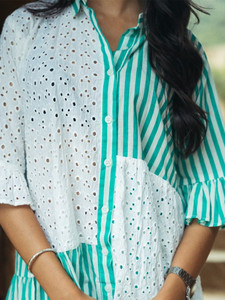 Robe longue droite de créateur tendance pour la plage et les fêtes, idéale pour un cadeau d'anniversaire, en vente en gros - Product Image 3