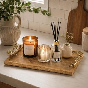Planche à fromage rustique en bois d'acacia avec motif végétal, plateau de service décoratif et poignées en laiton pour apéritifs et réceptions - Product Image 5