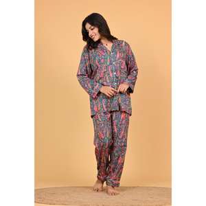 Conjunto de Pijama de Crepé Estampado para Mujer, Ropa de Dormir Suave y Cómoda, Conjunto de Dos Piezas - Product Image 5