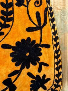 Chaleco de Terciopelo de Algodón Color Mostaza, Chaleco Suzani para Mujer, Bordado a Mano con Diseño Floral, Sin Mangas, Ligero, Informal, Venta al Por Mayor - Product Image 5