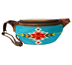 Bolso cruzado occidental para mujer Cuero hecho a mano con herramientas florales e interior de lona fuerte - Product Image 1