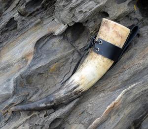 Cuerno Vikingo para Beber Hecho a Mano con Diseño Personalizado, Material Orgánico, Artesanía Natural, Compra al por Mayor, Exportación, Decoración del Hogar - Product Image 5