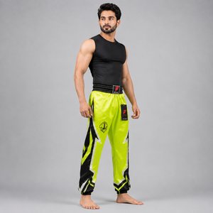 Pantalon de kick-boxing athlétique conçu avec un tissu respirant, offrant une mobilité flexible et un confort durable au quotidien. - Product Image 3