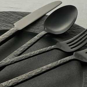 Ensemble de couverts noirs 5 pièces, style rétro, manches moulés à la main, designs durables, ensembles de couverts en métal pour restaurants, style moderne - Product Image 5