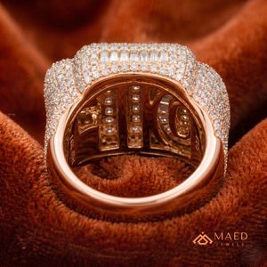 Anillo de Moissanita para Hombre, Anillo con Letra, Anillo con Incrustaciones de Diamantes Baguette, Joyería de Lujo, Regalo para Hombre, Acabado Premium - Product Image 4