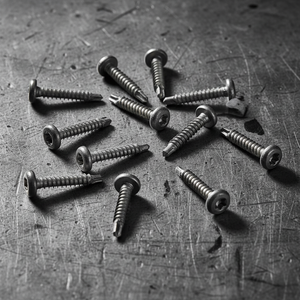Tornillos de Acero Inoxidable Resistentes a la Intemperie - Cabeza Plana con Cierre Cruzado, Tamaños Personalizados Disponibles - Product Image 1