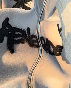 Sweat à capuche oversize zippé avec imprimé lettres sur le devant et patch étoile, streetwear homme, vêtements d'automne - Product Image 4