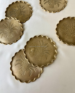 Posavasos de Latón Dorado de Primera Calidad con Borde Festoneado, Diseño Intrincado de Trigo, Vajilla Hecha a Mano para el Hogar, Hotel o Restaurante - Product Image 1