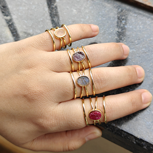 Anillo de Piedras Semipreciosas Chapado en Oro de 18k, Labradorita Natural sin Cortar, Cuarzo Rosa, Amatista, Anillo Ajustable Unisex - Product Image 2
