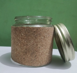 เทียนหอมในโถหนังลายหนังจระเข้สีดำพร้อมฝาโลหะ - Product Image 5