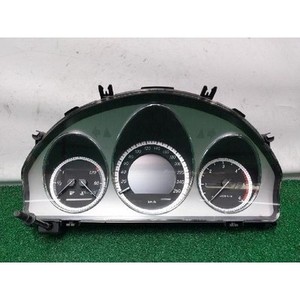 ชุดหน้าปัดเรือนไมล์มือสองสำหรับรถยนต์ C-class รุ่น A2049015700 - Product Image 1
