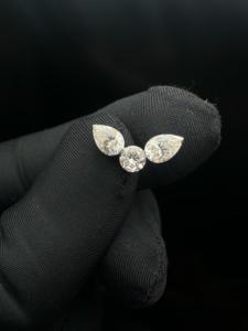 Pendientes de diamante cultivado en laboratorio Florence Pear en oro de 14K, estilo gótico, para tragus, hélix, con base plana, delicados, joyería fina para mujer. - Product Image 4