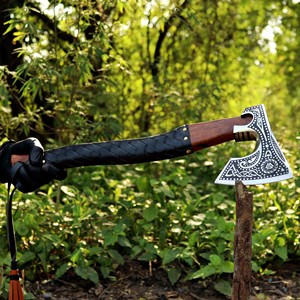 Hacha Tomahawk de Acero Forjado a Mano con Mango de Madera y Envoltura de Cuero, Herramienta Táctica de Supervivencia, Hacha para Camping, Garantía de 3 Años - Product Image 6
