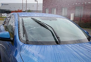 Scellant hydrofuge pour verre de qualité supérieure à action rapide, idéal pour minimiser l'éblouissement pendant la conduite nocturne sous la pluie - Product Image 6