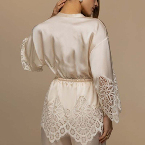 Elegante Bata Larga de Satén para Mujer con Ribete de Encaje, Manga Larga, Suave, 100% Seda, Cierre con Cordón, Ropa de Dormir para Primavera - Product Image 4