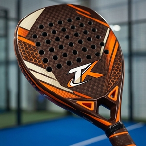 Poignée idéale pour les débutants, les joueurs de loisirs et la pratique du padel. Raquette de padel de haute qualité, construction en fibre de verre, confortable. - Product Image 5