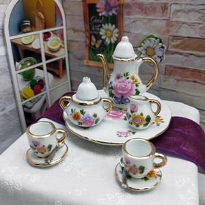 Accessoires miniatures pour maison de poupée, service à thé en céramique florale avec théière, tasses, soucoupes, assiette, motif de fleurs peintes, cadeau pour les 14 ans et plus - Product Image 4