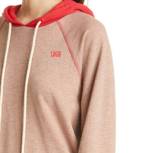 เสื้อฮู้ดดี้ทันสมัยราคาถูกสำหรับผู้หญิง สีพื้นพร้อมดีไซน์โลโก้ ขอบริบและลายพิมพ์โลโก้ ฮู้ดตัดสีพร้อมเชือกผูก - Product Image 4