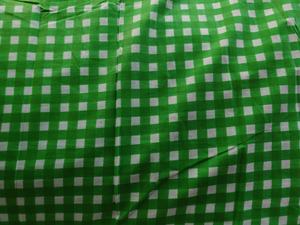 Tissu Popeline de Coton Peigné Uni, Léger, Respirant, Absorbant l'Humidité, Biologique, Écologique, Imprimé Couleur Bloc Vert - Product Image 4