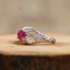 แหวนพลอยทับทิมธรรมชาติประดับเงินสเตอร์ลิง ชุบทอง ดีไซน์หรูหรา ของขวัญวันครบรอบแต่งงานสำหรับผู้หญิง - Product Image 3