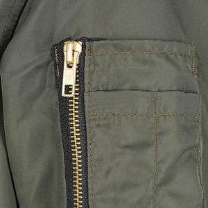 Chaqueta Bomber Ligera para Mujer, Logotipo Bordado Personalizable, Impermeable, Mangas Desmontables, Venta al Por Mayor Disponible - Product Image 4