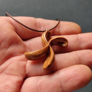Collier en bois d'acajou couleur riche finition solide, prix usine de gros - Product Image 6