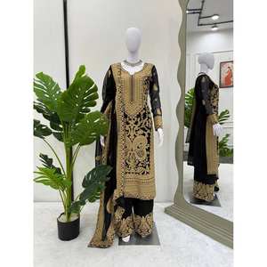 Salwar Kameez en soie de créateur - Haut, bas et dupatta - Pour les occasions spéciales - Product Image 2