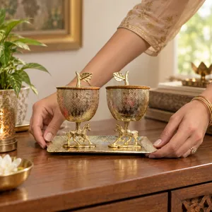 Elegante Juego de Jarrones con Base de Caballo, Diseño Decorativo Inspirado en Caballos con Bandeja a Juego para Decoración de Sala de Estar y Comedor - Product Image 4