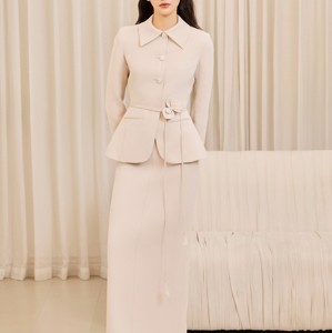 Traje Elegante/Clásico Moderno/Estilo Vintage ELVA - Conjunto de Traje Beige con Cuello Japonés - Edición Mature Grace KS57, Venta al Por Mayor en Vietnam - Product Image 1