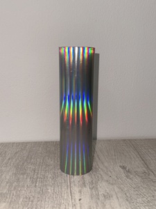 Lámina de Estampado en Caliente Holográfica Plateada Premium, Efecto Arcoíris Láser, Película de Transferencia de Calor Multicolor Reflectante y Duradera en Rollo - Product Image 3