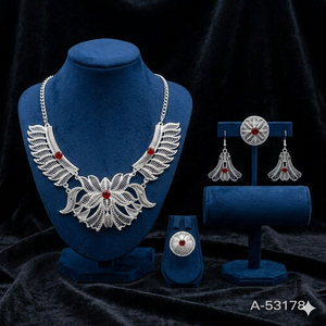 Parure de bijoux élégante pour mariage indien, collier et bracelet plaqués or 24 carats avec zircons de laboratoire, 18 pouces, tendance MOL A-53182 - Product Image 5