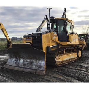 Bouteur John Deere d'occasion, modèle robuste, lame puissante, machine de terrassement, unité lourde - Product Image 4