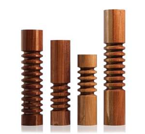 Portavelas de madera hecho a mano, diseñado para un estilo interior tranquilo y un ambiente de iluminación decorativa cálida. - Product Image 2