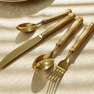 Ensemble de couverts classiques 3 pièces en or PVD, finition luxueuse, cuillère, fourchette, couteau, pour mariages, événements, et décoration de table. - Product Image 5