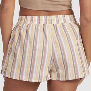 Shorts Casuales de Verano para Mujer, Color Verde Salvia, Cintura Elástica, Tela de Rizo Transpirable, Corte Regular Ligero - Product Image 4
