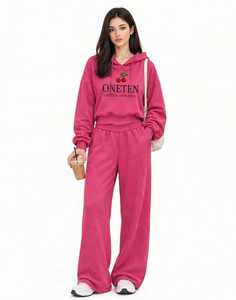 Conjunto de Sudadera con Capucha y Pantalones 2 en 1 de Forro Polar Rosa para Mujer ONETEN, Estampado de Letras de Cereza, Chándal Informal Holgado para Otoño - Product Image 1
