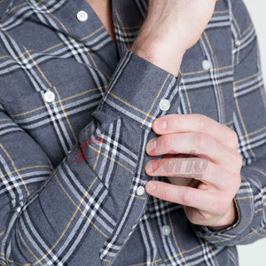Camisa de Franela Cálida con Mezcla de Algodón Premium y Diseño Elegante para Comodidad al Aire Libre - Product Image 5
