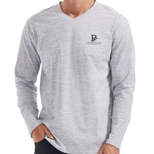 เสื้อยืดแขนยาวคอวีผู้ชาย Primefield สีเทา ผ้าคอตตอนเจอร์ซีย์ สวมใส่สบาย ระบายอากาศได้ดี เป็นมิตรกับสิ่งแวดล้อม ปรับแต่งได้ ทรงปกติ โลโก้ด้านหน้า - Product Image 1