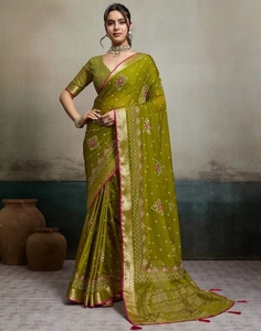 Sari de chifón Bollywood estampado para mujer KV con blusa sin coser (verde) reversible, sin arrugas, para otoño - Product Image 5