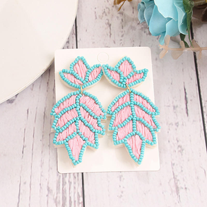 Accessoires pour filles faits main légers en perles de riz aux couleurs fraîches, motif trèfle classique, forme de pin, avec surpiqûres bleu poudré MULTI CRAFT - Product Image 4