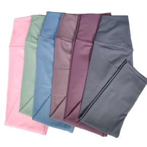 Leggings de yoga capri décontractés pour femmes, taille haute, séchage rapide, respirants, en Spandex/Nylon, sans coutures, pour fitness et gym, toutes saisons, vente en gros - Product Image 1