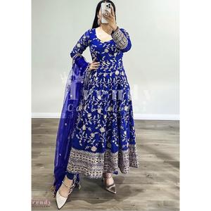 TRAVAIL DE BRODERIE LOURDE ET ROBE LONGUE À MANCHES COMPLÈTES AVEC FILET PAPILLON DE TRAVAIL DUPATTA PLEINE COUTURE - Product Image 6