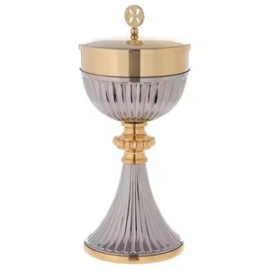 Ciborio Litúrgico de Latón Premium para la Sagrada Comunión y Eventos Religiosos - Product Image 4