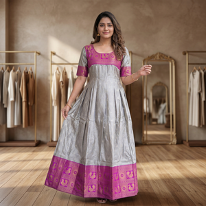 Robe Anarkali longue en soie argentée avec bordure violette, tenue traditionnelle indienne pour femmes, coupe ample, toutes saisons - Product Image 1