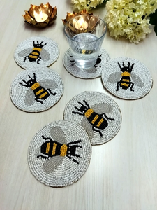 แผ่นรองแก้วรูปผึ้งทำมือประดับลูกปัด - ชุด 6 ชิ้น โดย Creative Art Zone - Product Image 5