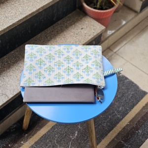 Floral Printed <b>Quilted</b> Cotton Waterproof Laptop Sleeve with Zipper Closure Protective Case for Laptops Casual Style - Product Image 1
