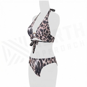 Ensemble bikini imprimé léopard avec haut dos nu et jupe enveloppante, maillot de bain deux pièces pour femme, tenue de plage tendance - Product Image 3