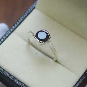 Anillo de piedra arenisca azul, plata de ley S925, joyería hecha a mano, regalo para mujer, elegante anillo con piedra preciosa. - Product Image 4